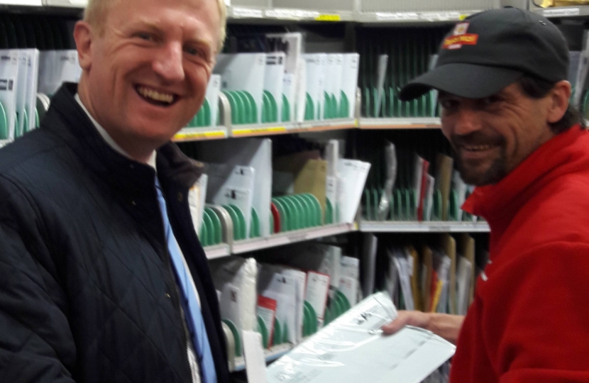 Oliver Dowden MP at Borehamwood Sorting Office - Christmas 2016