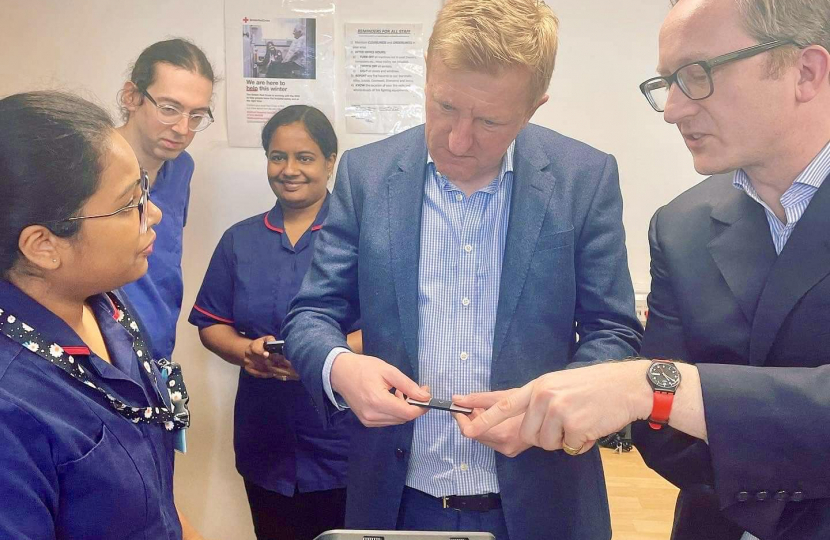 Oliver Dowden MP visiting Watford General Hospital