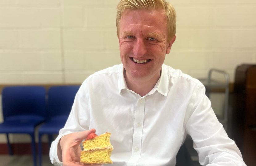 Oliver eating cake