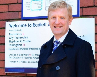 Oliver Dowden MP at Radlett Station