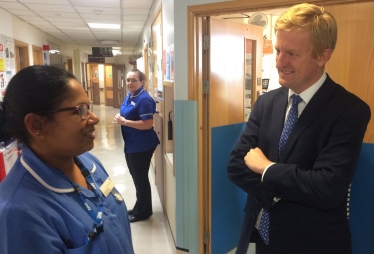 Oliver Dowden MP at Potters Bar Hospital - 08.12.17