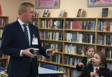 Oliver Dowden MP at Queens' School, Bushey - 17.11.17