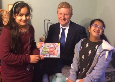 Oliver Dowden CBE MP with Amy Juttla and her sister Gurpreet